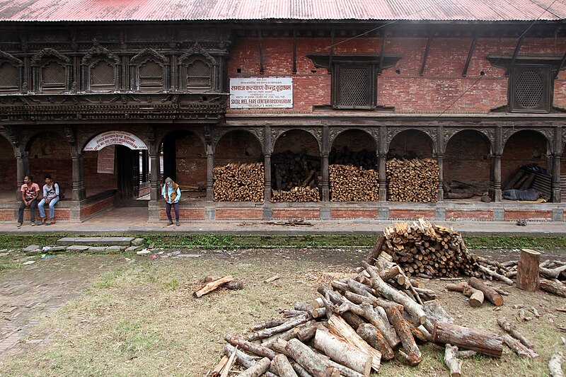 File:Pashupatinath-Sozialzentrum Briddhashram-02-2015-gje.jpg