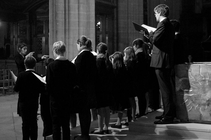 File:Petits Chanteurs de Passy at Saint Germain l'Auxerrois. 18.11.2012 (10).jpg