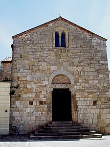 Biserica parohială San Martino Magliano din Toscana.jpg