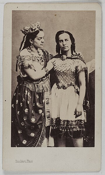 File:Portrait des sœurs Marchisio, (chanteuses lyriques), PH53123(2).jpg