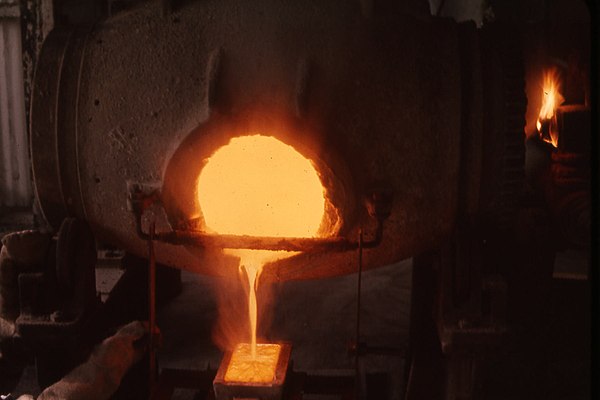 Pouring molten gold into a mold at the La Luz Gold Mine in Siuna, Nicaragua, about 1959.