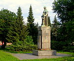 Pomník so sochou