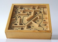 Một dạng trò chơi puzzle bằng gỗ