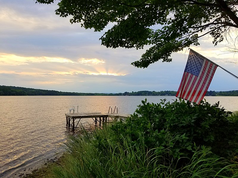 File:Quaboag Pond - East Brookfield, MA - 20180714 194841.jpg