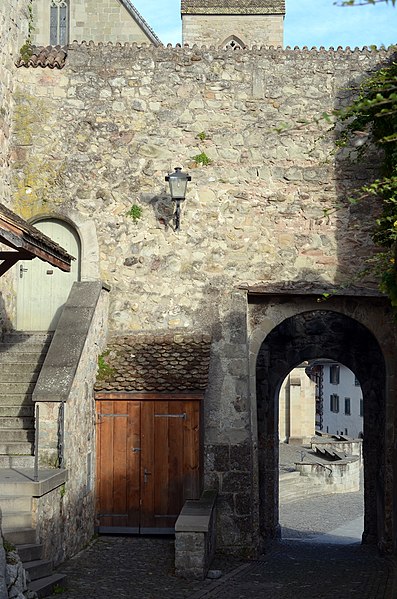 File:Rapperswil - Schloss - Portal - Schlossweg 2012-11-01 16-00-00.JPG