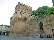 Rocca dei Sanvitale (Noceto) - mastio e ingresso 2019-06-28.jpg