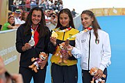 Deutsch: Badminton bei den Olympischen Jugendspielen 2018; Tag 2, 8. Oktober 2018; Siegerehrung Mädchen English: Roller speed skating at the 2018 Summer Youth Olympics; day 2, 8 October 2018 – Girls Victory Ceremony