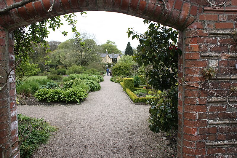 File:Rowallane Garden, County Down, May 2012 (25).JPG