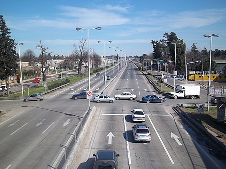 Ruta 3 en González Catán hacia el sur.jpg