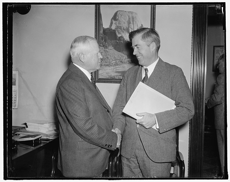 File:Secretary of Agriculture and governor of Wyoming before house rivers and harbors comm. Washington, D.C., Nov. 30. Secretary of Agriculture Henry A. Wallace, (right) and Governor Leslie LCCN2016872680.jpg