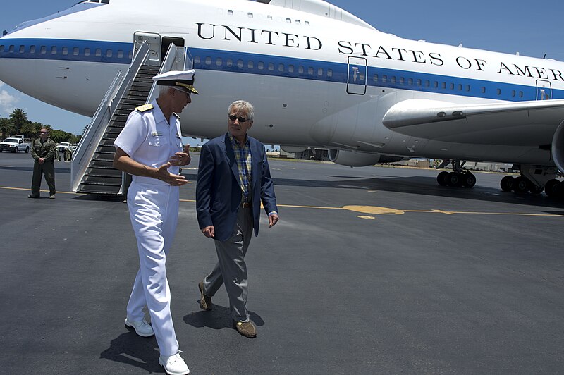 File:Secretary of Defense Chuck Hagel walks with Navy Admiral Samuel Locklear.jpg