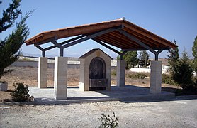 Shelter-Kim cemetery.jpg