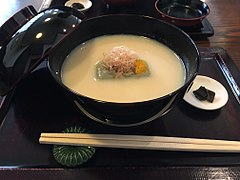 京都の白味噌雑煮