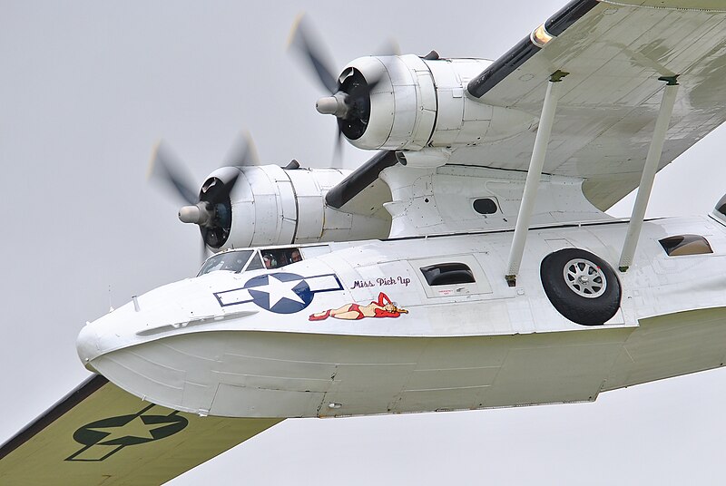 File:Shoreham Airshow 2012 (7945746040).jpg