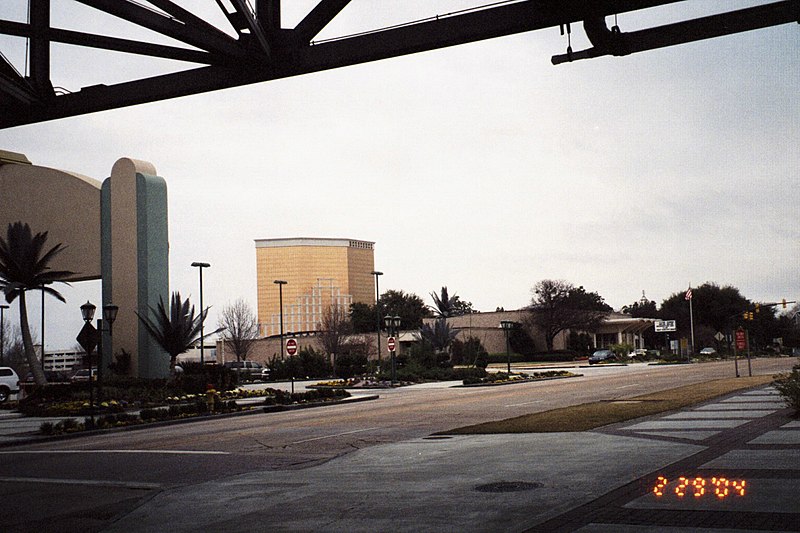 File:Shreveport-riverfront-4-2004-02-29.jpg