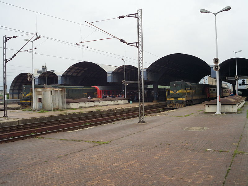 File:Skopje station platform.JPG