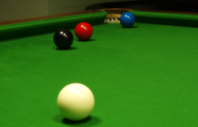 Freeball situation: red is snookered, blue can be called. Snooker Freeball.png
