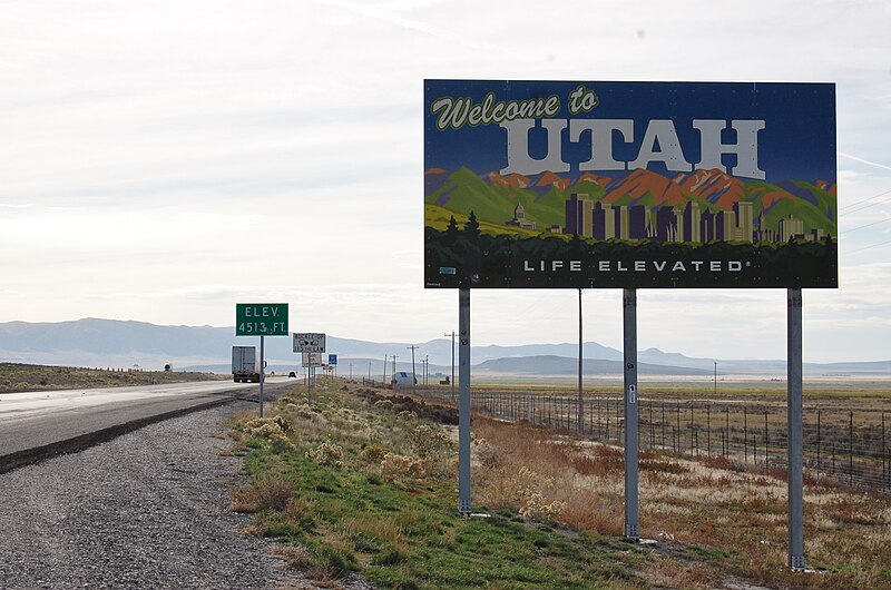 File:Southbound I-84 at Utah-Idaho border - panoramio (2).jpg