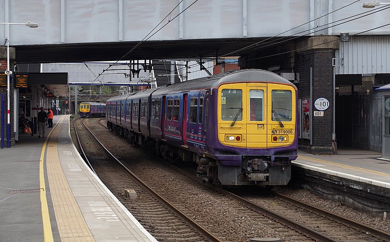 File:St Albans City railway station MMB 02 319006 319370.jpg