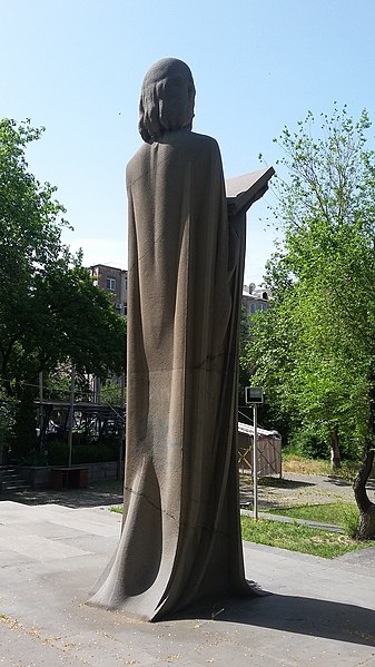 File:Statue of Armen Tigranyan, Yerevan 17.jpg