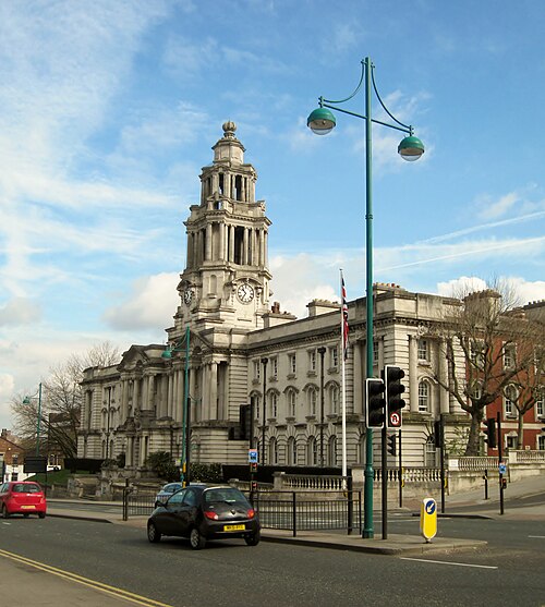 Image: Stockport Town Hall   geograph.org.uk   3937318