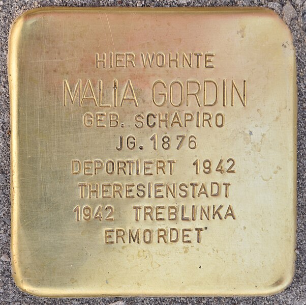 File:Stolperstein für Malia Gordin (München).jpg