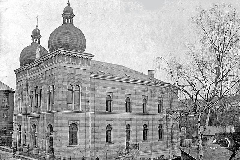 File:Synagogue of Gablonz - general view.jpg