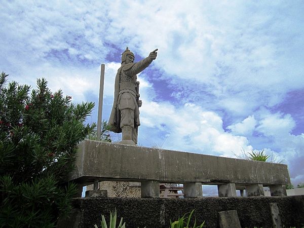 Statue of Trần Hưng Đạo in Quy Nhơn