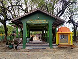 Bahasa Indonesia: Bagian depan TPU Pulau Beruang, Banjarbaru English: Front of Pulau Beruang Cemetery, Banjarbaru Banjar: Bagian muka TPU Pulau Beruang, Banjarbaru