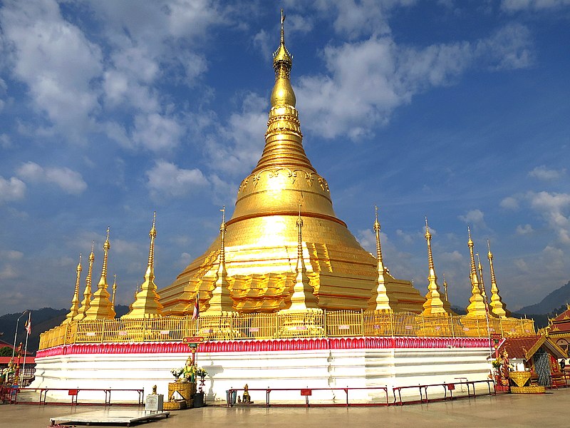 File:Tachileik-Shwedagon Pagoda.jpg