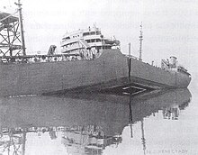 T2 tanker SS Schenectady, showing her bad keel. TankerSchenectady.jpg