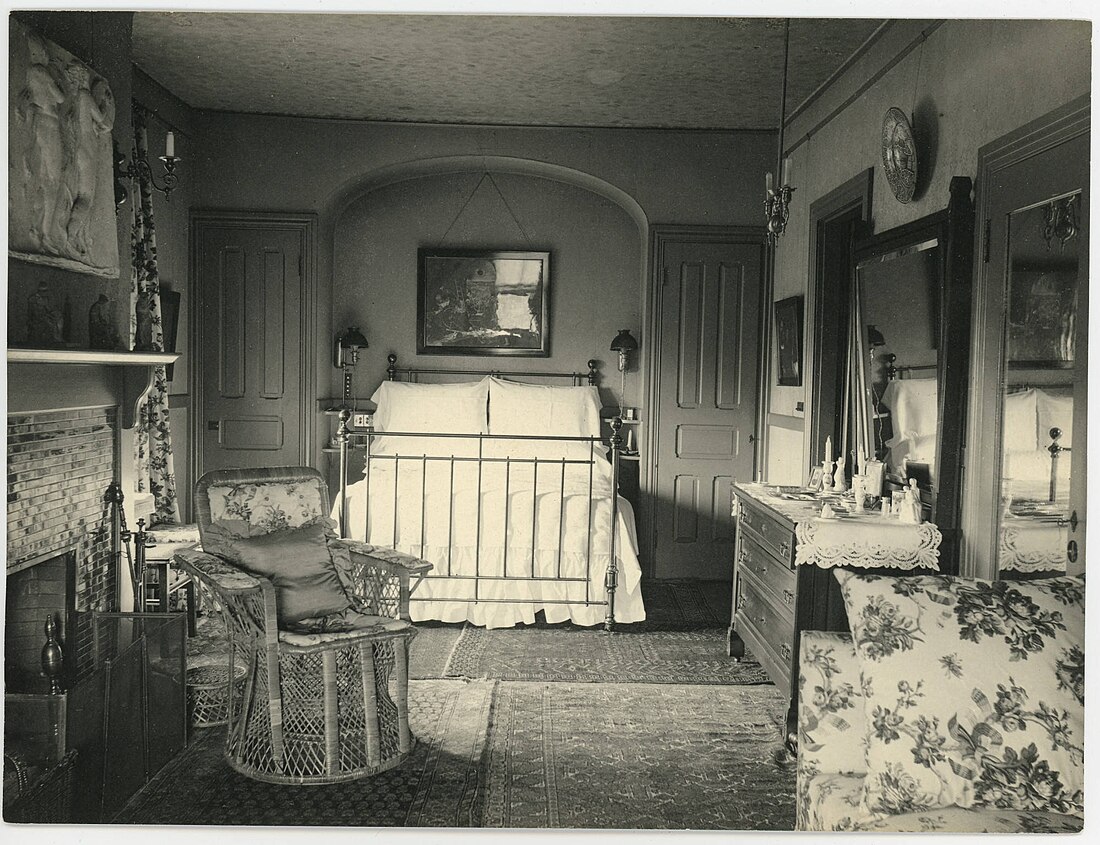 File:The Deanery, Interior View, Miss Thomas' Bedroom, Bryn Mawr College.jpg