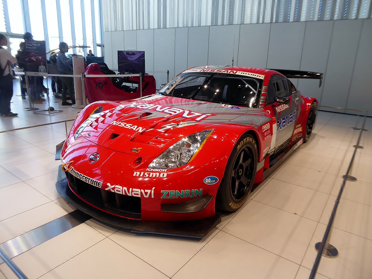 File:The frontview of No.1 Xanavi NISMO Z ver.2004 at Nissan 