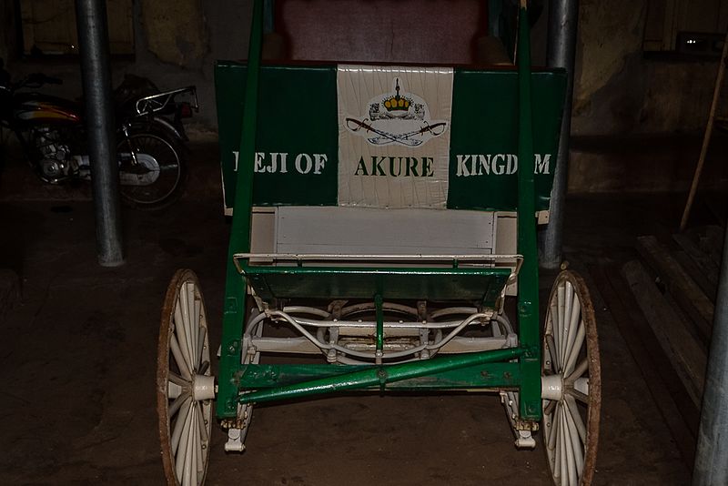 File:The old ceremonial ride for Deji of Akure.jpg