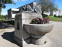 The Thomas Temple Fountain in Fredericton, New Brunswick with the Beaverbrook Art Gallery in the background Thomas Temple Fountain side view.jpg