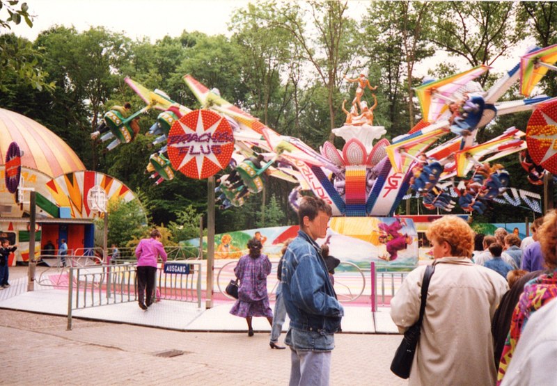 File:Traumlandpark Drachenflug.jpg