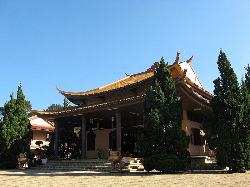 File:Truc Lam Zen Monastery 33.jpg