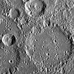 Ts'ao Chan кратері EN0212108075M.jpg