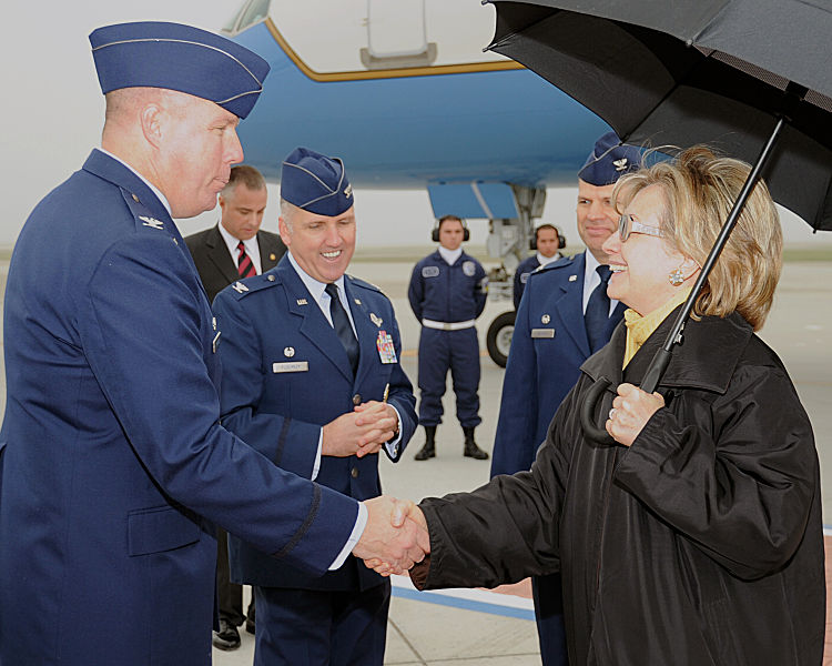 File:U.S. Air Force Col. John Lipinski, commander of the 615th Contingency Response Wing, along with Col. John C. Flournoy Jr., center left, commander of the 349th Air Mobility Wing (AMW); and Col. James C. Vechery 100111-F-WV915-015.jpg