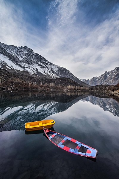 File:Upper Kachura Lake, Skardu Gilgit Baltistan Pakistan.jpg