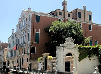 How to get to Palazzo Soranzo Cappello with public transit - About the place