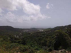 Вид из Лос-Бохиос-де-Хайме на PR-975 в Рио-Абахо