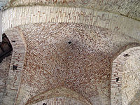 Antigua bóveda de crucería, construida con lajas de piedra en "seco", sin mortero. Ruinas de San Nicolás, Visby.