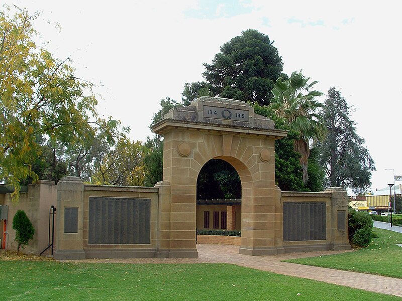 File:Vmg-wagga-arch.jpg