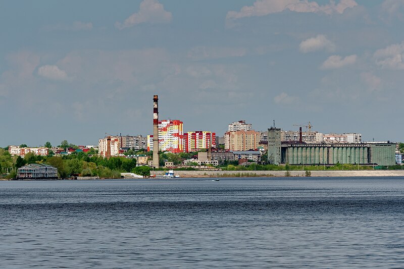 File:Volga River. Syzran P5171563 2200.jpg