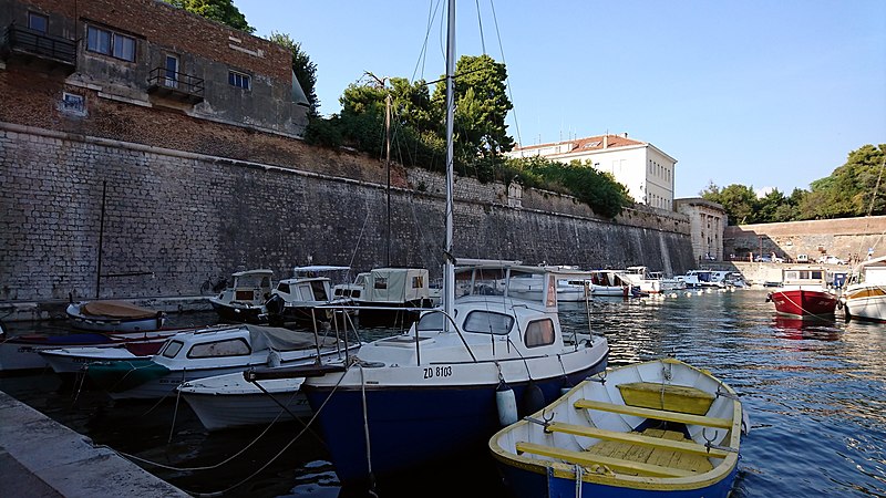 File:Walls of Zadar, Croatia.jpg