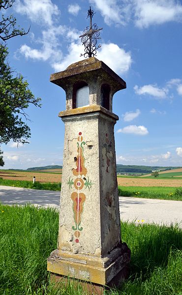 File:Wayside shrine in Schönbrunn, Böheimkirchen 01.jpg