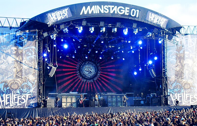 File:Whitesnake au Hellfest 2013.jpg