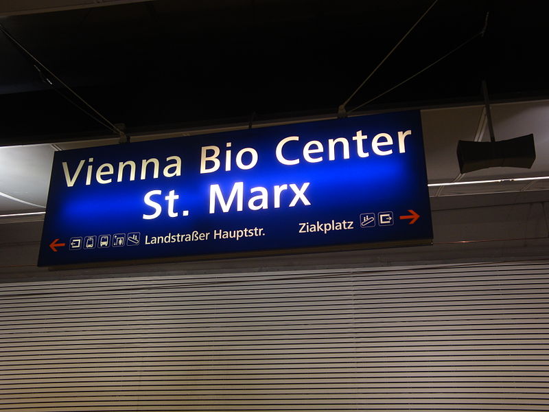 File:Wien St. Marx, Stationsschild.JPG