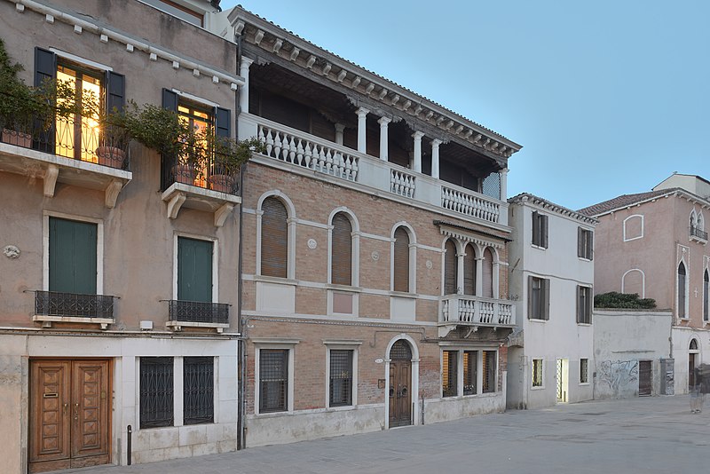 File:Zattere al Ponte Lungo palazzine viste dal Canale Giudecca.jpg